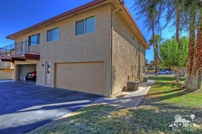 72664 Eagle Rd in Palm Desert, CA - Foto de edificio - Building Photo