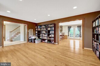 2230 Carmichael Dr in Vienna, VA - Building Photo - Building Photo