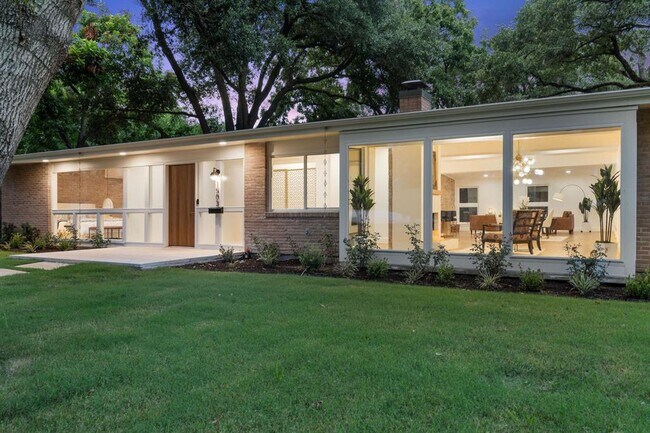 property at 1503 E 15th St