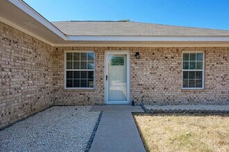 407 Bent Wood Dr in Leander, TX - Building Photo - Building Photo