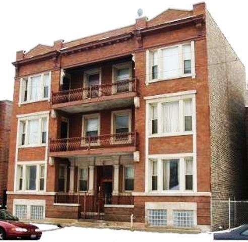 4238 S Indiana Ave in Chicago, IL - Building Photo