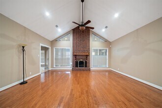 30616 Quinn Rd in Tomball, TX - Building Photo - Building Photo