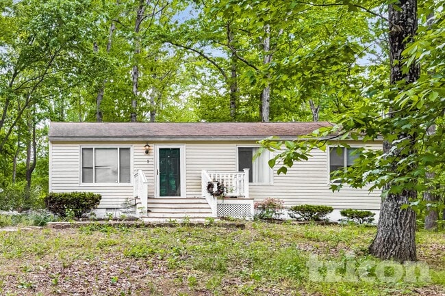 property at 1401 Farmington Rd E