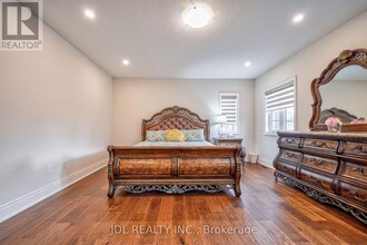 3178 Buttonbush Trl in Oakville, ON - Building Photo - Building Photo