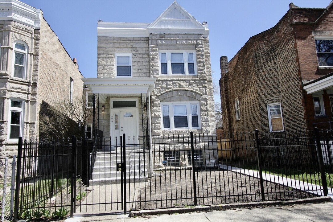 7413 S Princeton Ave in Chicago, IL - Building Photo