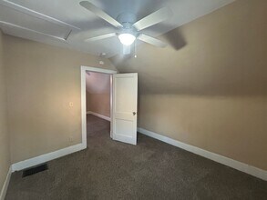 407 17th Ave in Moline, IL - Foto de edificio - Building Photo