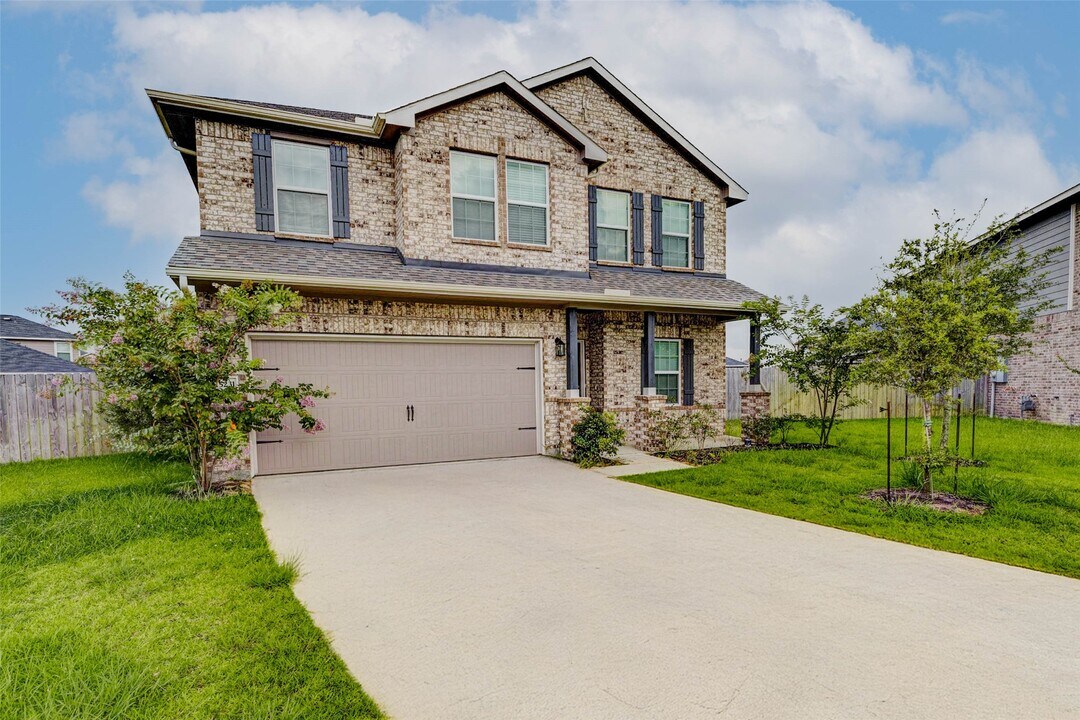 15231 White Moss Dr in Roman Forest, TX - Building Photo