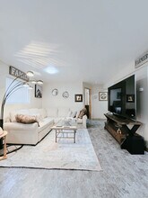 2901 Valleywood Dr in Anchorage, AK - Foto de edificio - Building Photo