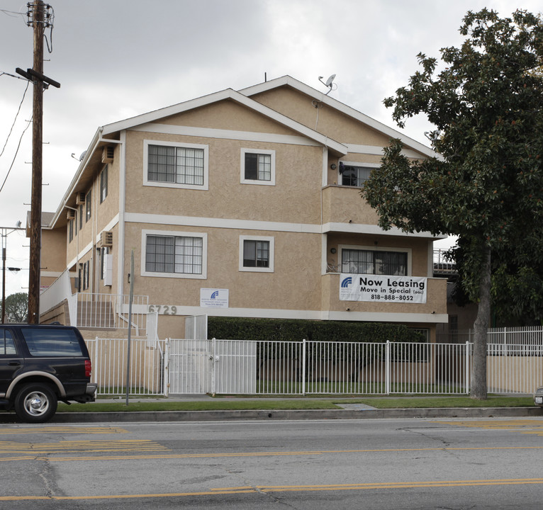 6729 Laurel Canyon Blvd in North Hollywood, CA - Building Photo