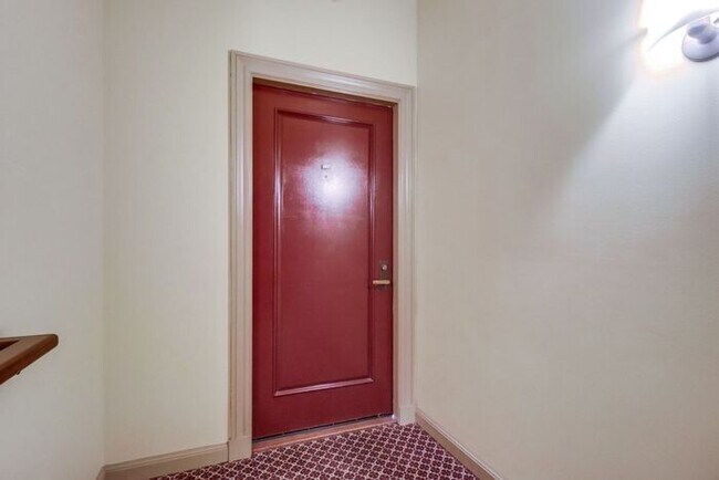 702 Ash St-Unit -UNIT 202 in San Diego, CA - Building Photo - Building Photo