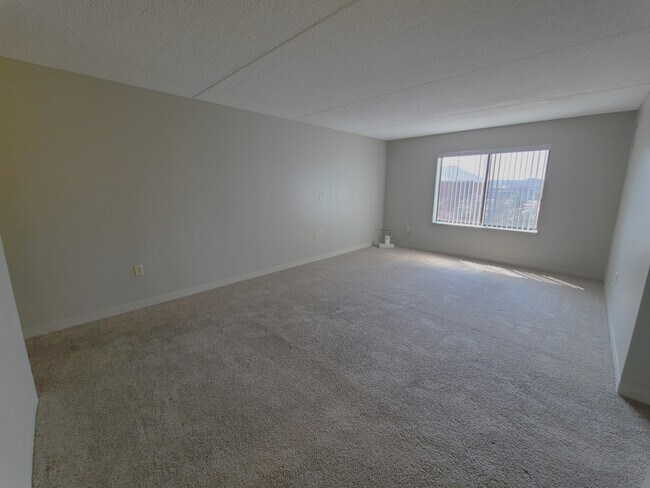 65 N Point Dr in Boston, MA - Building Photo - Building Photo