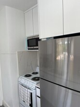 821 NE 6th St-Unit -2 in Hallandale Beach, FL - Building Photo - Building Photo