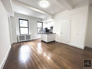 140 E 46th St in New York, NY - Building Photo - Building Photo