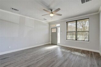 430 Old Fitzhugh Rd in Dripping Springs, TX - Building Photo - Building Photo