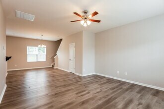 1132 Aprilia Ln in Dallas, NC - Building Photo - Building Photo