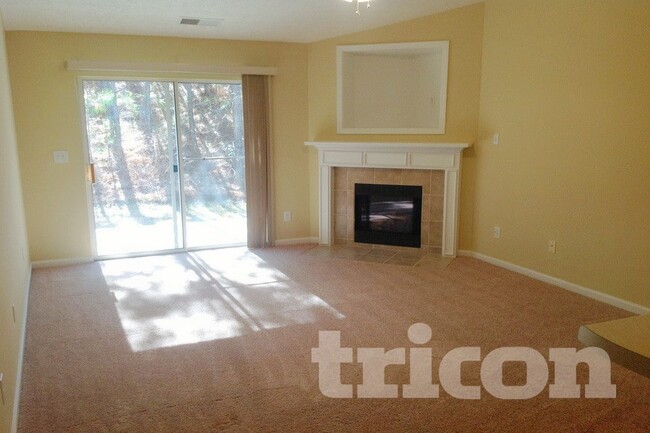 8422 Somerton Cir in Douglasville, GA - Foto de edificio - Building Photo