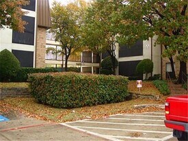 11460 Audelia Rd in Dallas, TX - Building Photo