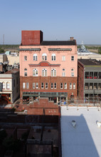 21 N Front St in Wilmington, NC - Foto de edificio - Building Photo