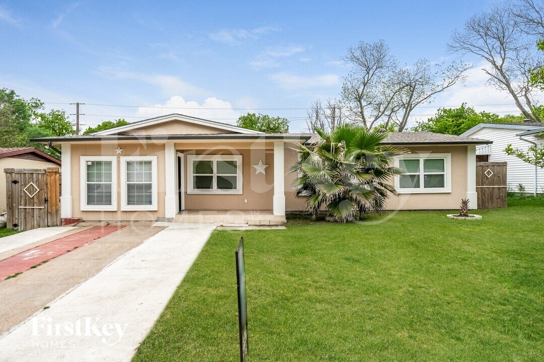 11517 Fernald Ave in Dallas, TX - Building Photo