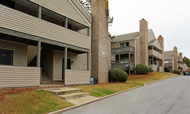 Kreekview Apartments in Vestavia Hills, AL - Foto de edificio - Building Photo