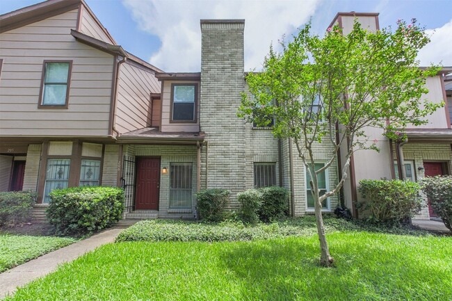 12500 Brookglade Cir, Unit 206 in Houston, TX - Building Photo - Building Photo