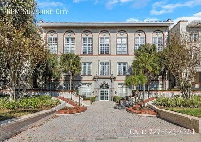 property at 701 Mirror Lake Dr N