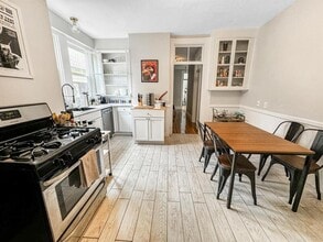 35 Essex St in Cambridge, MA - Building Photo - Building Photo