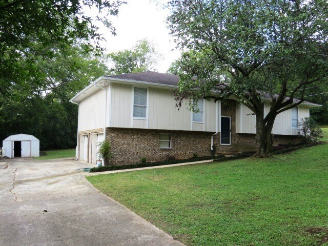 2020 Mimosa Ln in Birmingham, AL - Building Photo