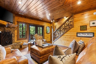 98 Shalom Ln in Blue Ridge, GA - Building Photo - Building Photo