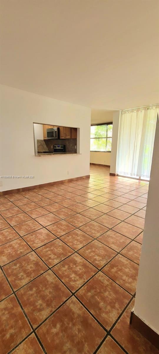 9410 Live Oak Pl in Davie, FL - Building Photo - Building Photo