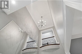 1290 Lakebreeze Dr in Mississauga, ON - Building Photo - Building Photo