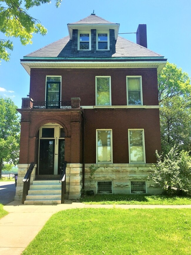 property at 4832 S Broadway