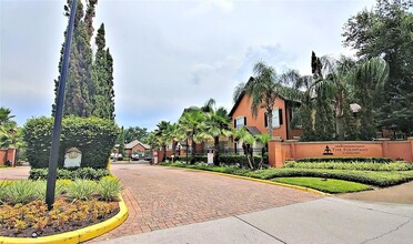 5967 Westgate Dr in Orlando, FL - Building Photo - Building Photo