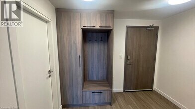 49 Walnut St S in Hamilton, ON - Building Photo - Building Photo