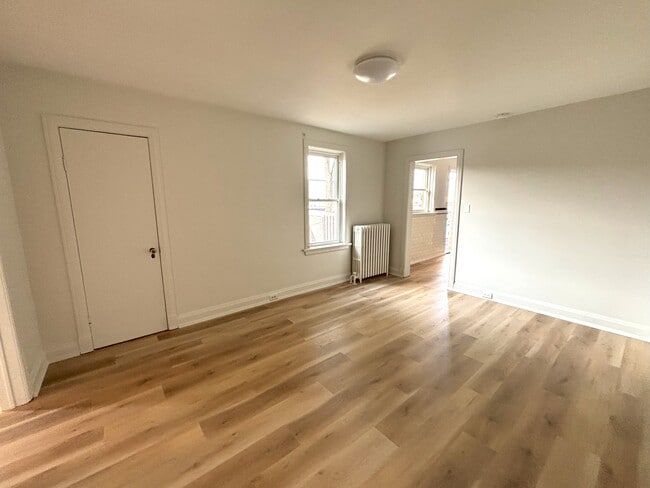 Fully Renovated 2BR in the Heart of Downtown Orillia in Orillia, ON - Building Photo - Building Photo