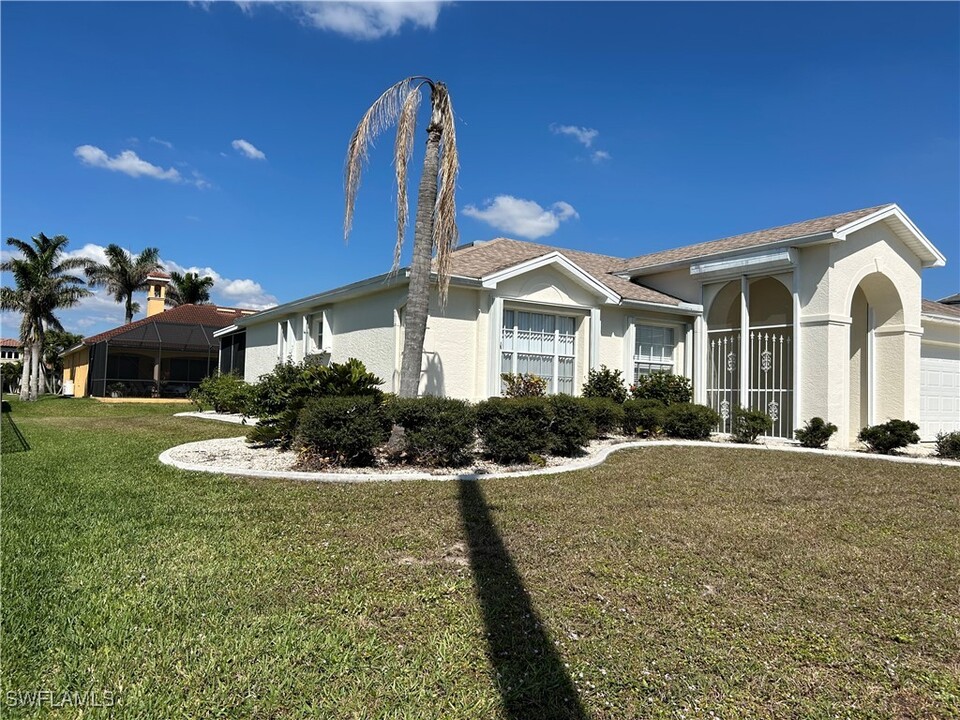 1909 SW 47th Terrace in Cape Coral, FL - Building Photo