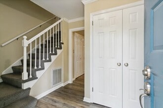 1106 Showalter Rd in Yorktown, VA - Building Photo - Building Photo