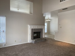 5862 Spring Crossing in San Antonio, TX - Building Photo - Building Photo