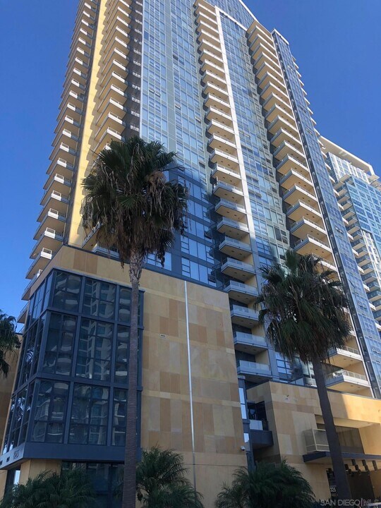 1325 Pacific Hwy in San Diego, CA - Building Photo