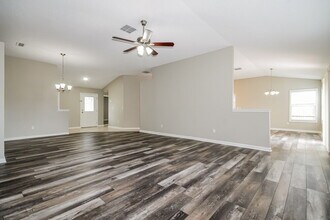 9260 Vía Segovia in New Port Richey, FL - Building Photo - Building Photo
