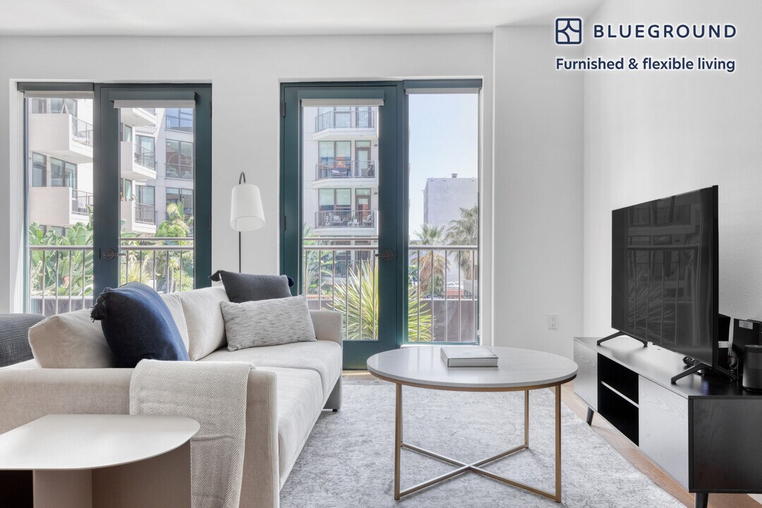 6200 Hollywood Blvd, Unit FL1-ID686 in Los Angeles, CA - Building Photo