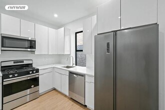 100 Convent Ave in New York, NY - Building Photo - Building Photo
