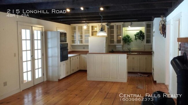 215 Long Hill Rd in Dover, NH - Building Photo - Building Photo