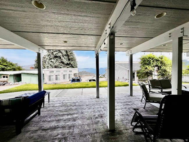 50300 US-93 in Polson, MT - Foto de edificio - Building Photo