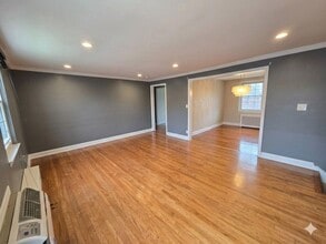 112 Darwin Ave in Rutherford, NJ - Building Photo - Building Photo