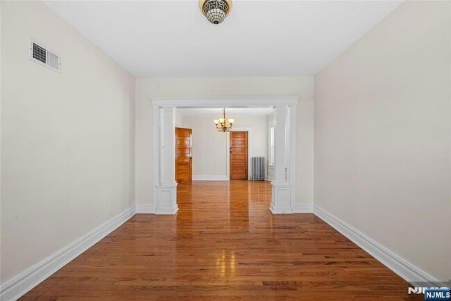 287 Hornblower Ave in Belleville, NJ - Foto de edificio - Building Photo