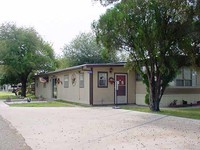 Alamo Paradise Acres RV Park in Alamo, TX - Foto de edificio - Building Photo