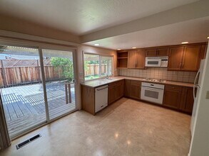 1886 Neotomas Ave in Santa Rosa, CA - Building Photo - Building Photo