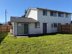 4116 Bluebelle Way in Springfield, OR - Building Photo - Building Photo