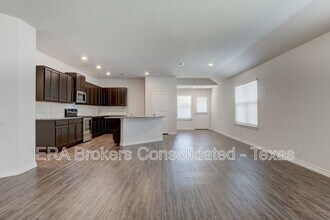 121 Little Wichita in Cibolo, TX - Building Photo - Building Photo